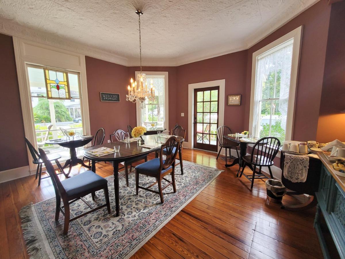 גיינסוויל The Camellia Rose Inn- King Room- Inspiration מראה חיצוני תמונה